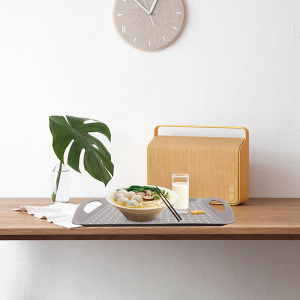 Non-slip serving tray