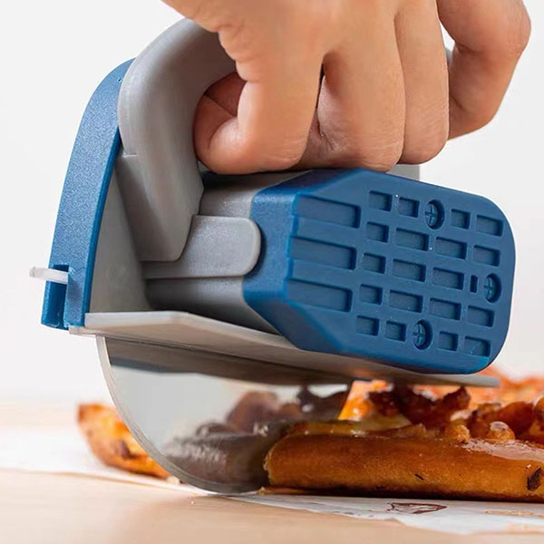 Pizza cutter Wheel with protective blade cover
