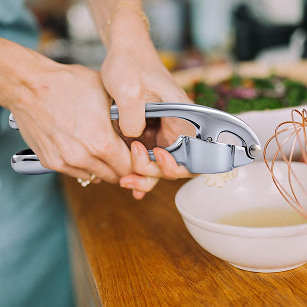 garlic press