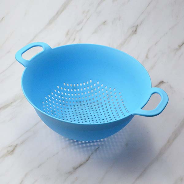 plastic colander