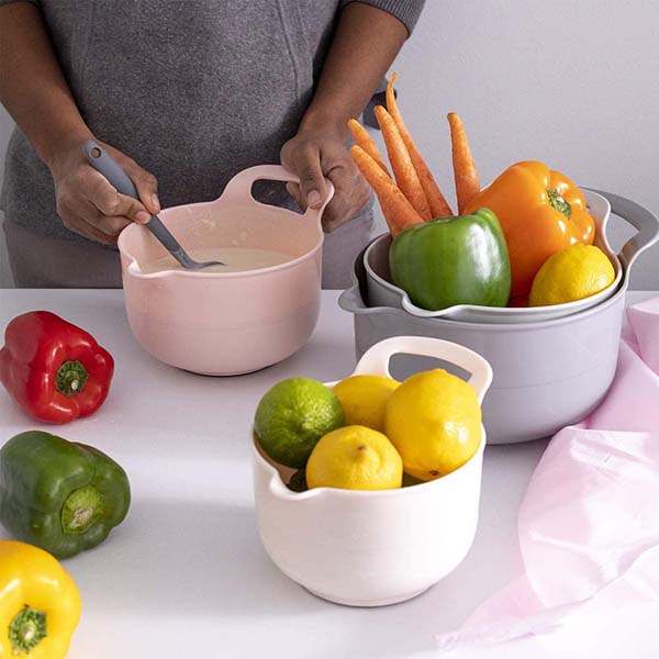 4 Piece Nesting Plastic Mixing Bowl Set 