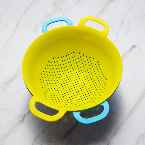 plastic colander