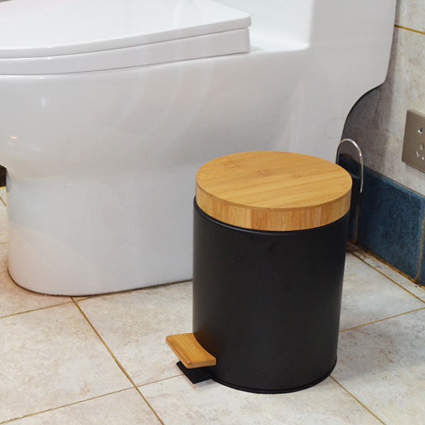  trash bin
