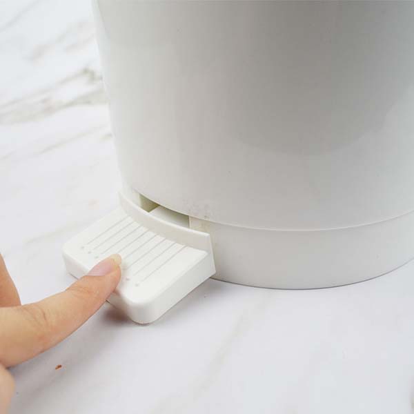 mini trash can