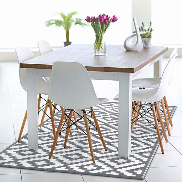  Indoor/Outdoor Reversible Plastic Rug 