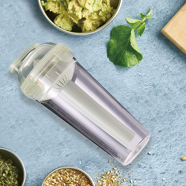 Plastic Water bottle with juice maker