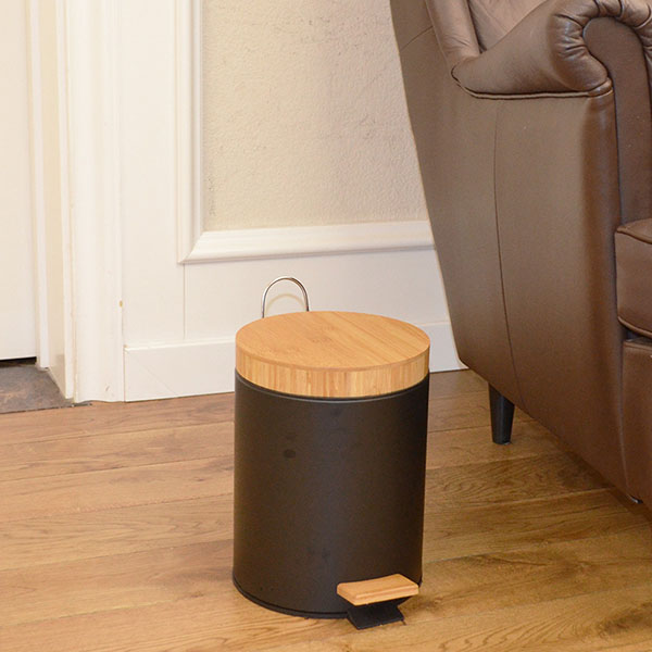  trash bin