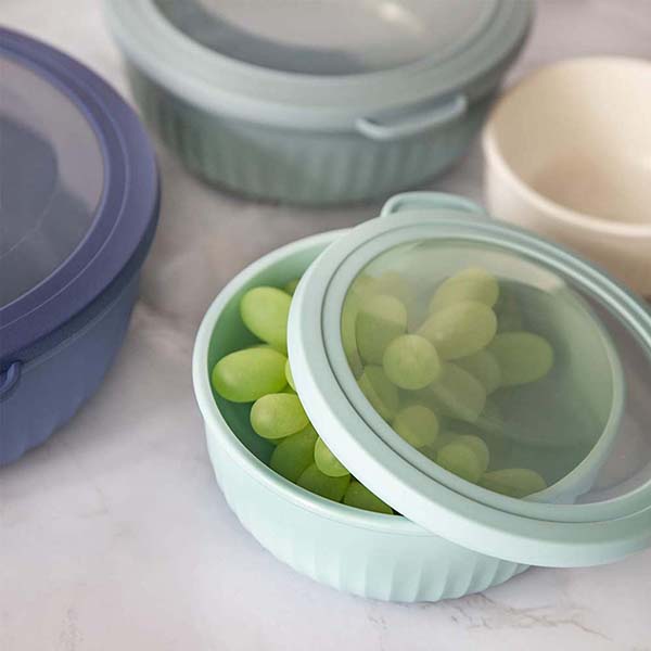 set of 4 round food storage mixing bowls with lids