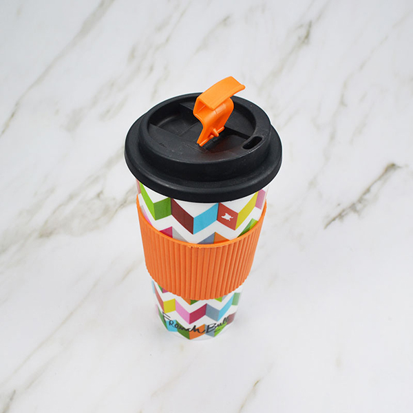 16 oz Plastic Travel Mug Flip Top Snap Lid with Hot Sleeve 