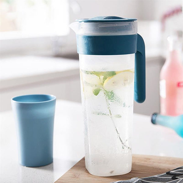 Water pitcher with 4cups