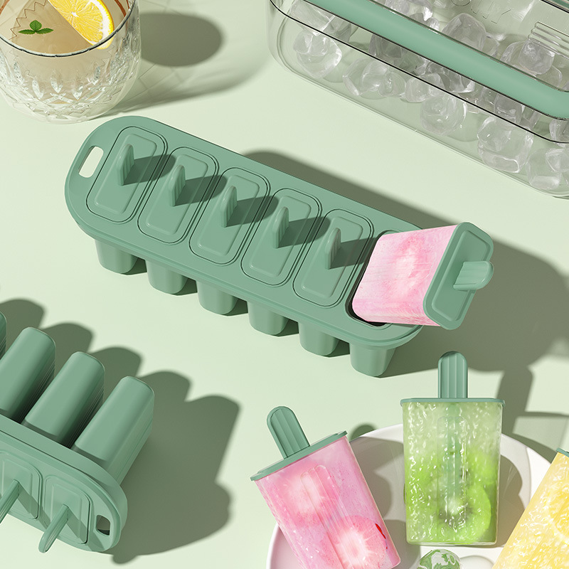 Ice lolly with carry box