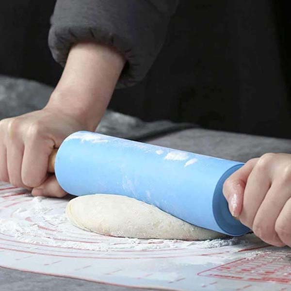 Silicone Rolling Pin Non Stick Surface Wooden Handle 