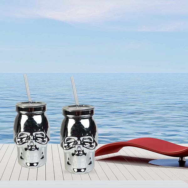 skull strawer bottle