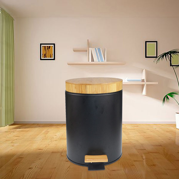  trash bin