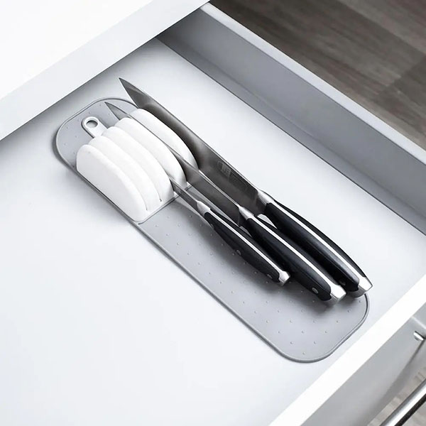Knife drawer mat
