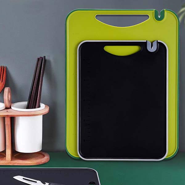 Kitchen plastic cutting board