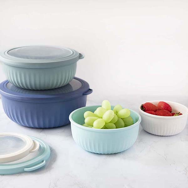 set of 4 round food storage mixing bowls with lids