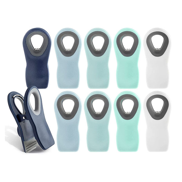 Magnetic bag clips